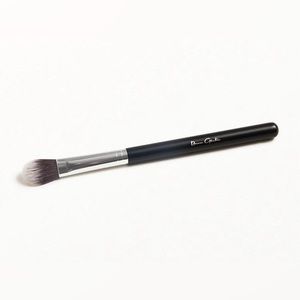Beau Gachis Illuminator Makeup Eyeshadow Brush, Dense Fluffy Vegan Cruelty-Free